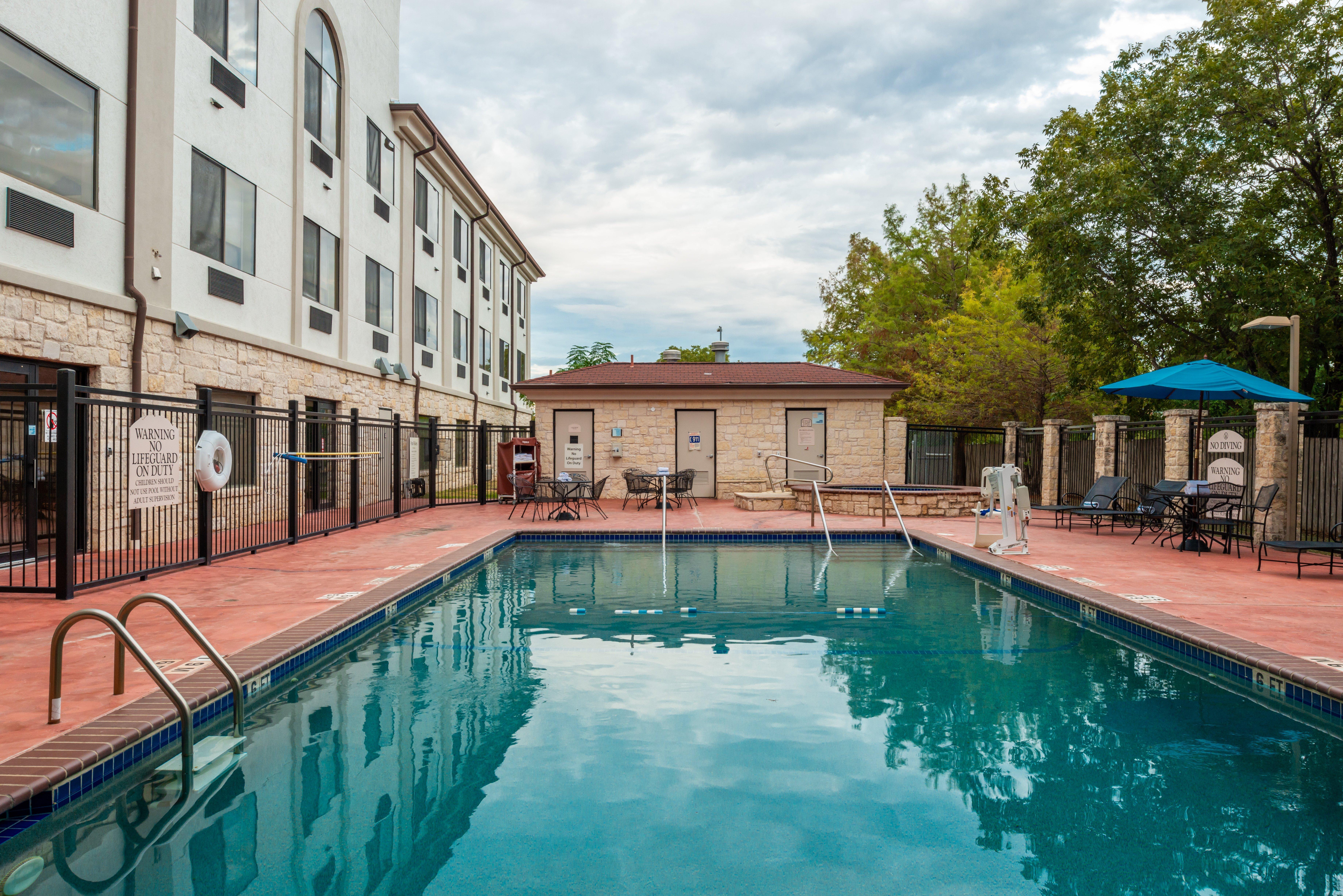 Holiday Inn Express & Suites Austin Nw - Lakeline By Ihg Ngoại thất bức ảnh